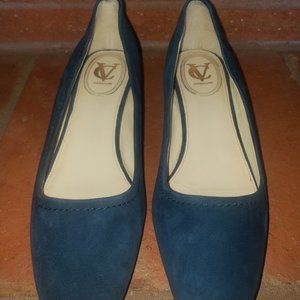 VC Womens Royal Blue Wedge Pumps. Size 8